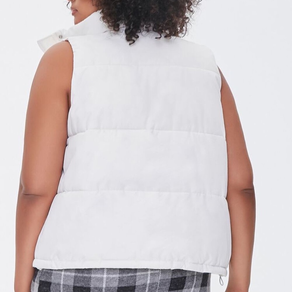 Forever 21+ Zip Front Quilted Vest NWT Size 1X - Picture 3 of 6